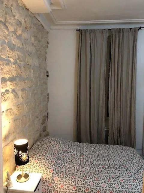 11e * Paříž